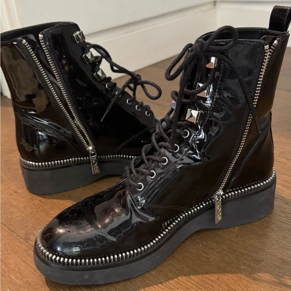 ‼️MICHAEL KORS BLACK GENUINE PATENT LEATHER BIKER BOOTS‼️ Size 8. - Picture 3 of 7